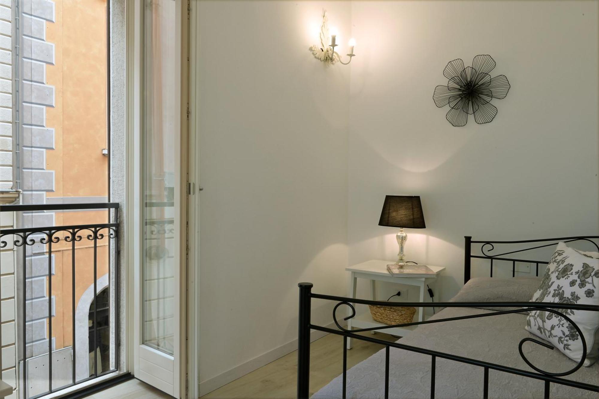 Cavour Apartments Saló Exterior foto