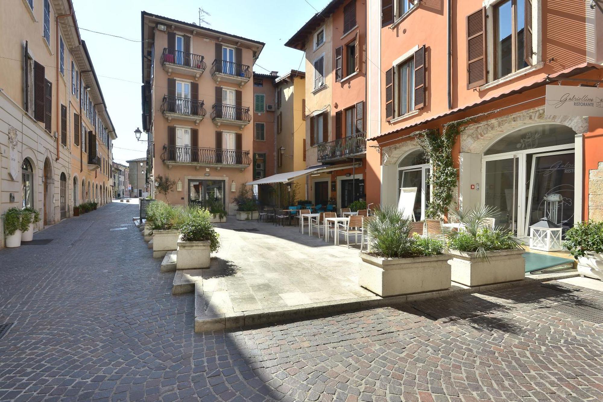 Cavour Apartments Saló Exterior foto